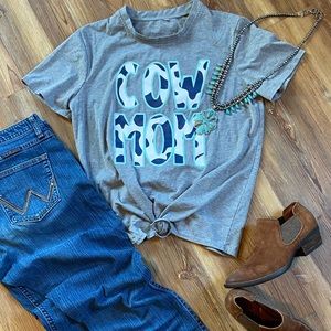 Cow Mom! Tee size lg